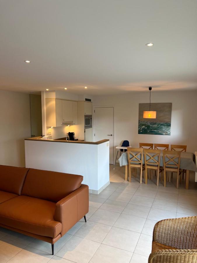 Two Bedroom Apartment - 50 Meters From Beach And Kyc Koksijde Bagian luar foto